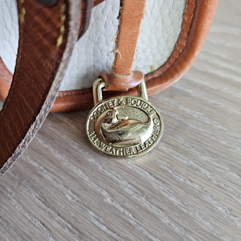 Dooney & Bourke Leather Crossbody Bag EUC - Picture 6 of 16